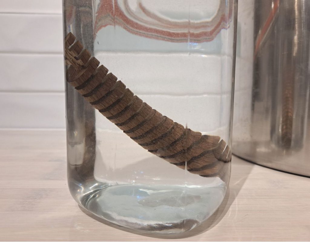 Image of Using oak inserts to age moonshine