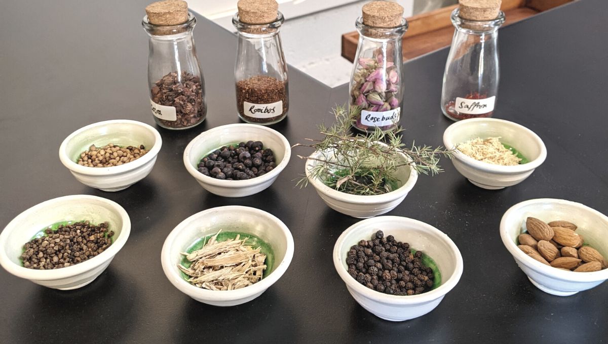 Image of DIY Distilling A SELECTION OF gin botanicals