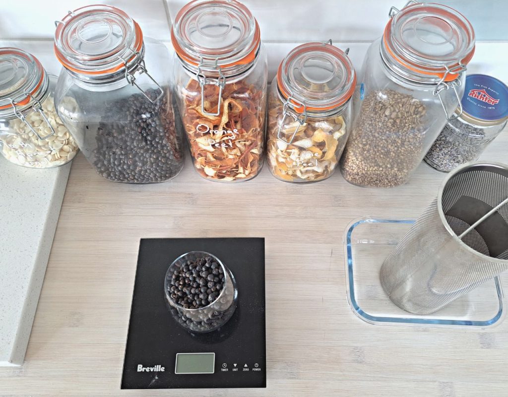 Image of DIY Distilling making alcohol free gin at home
