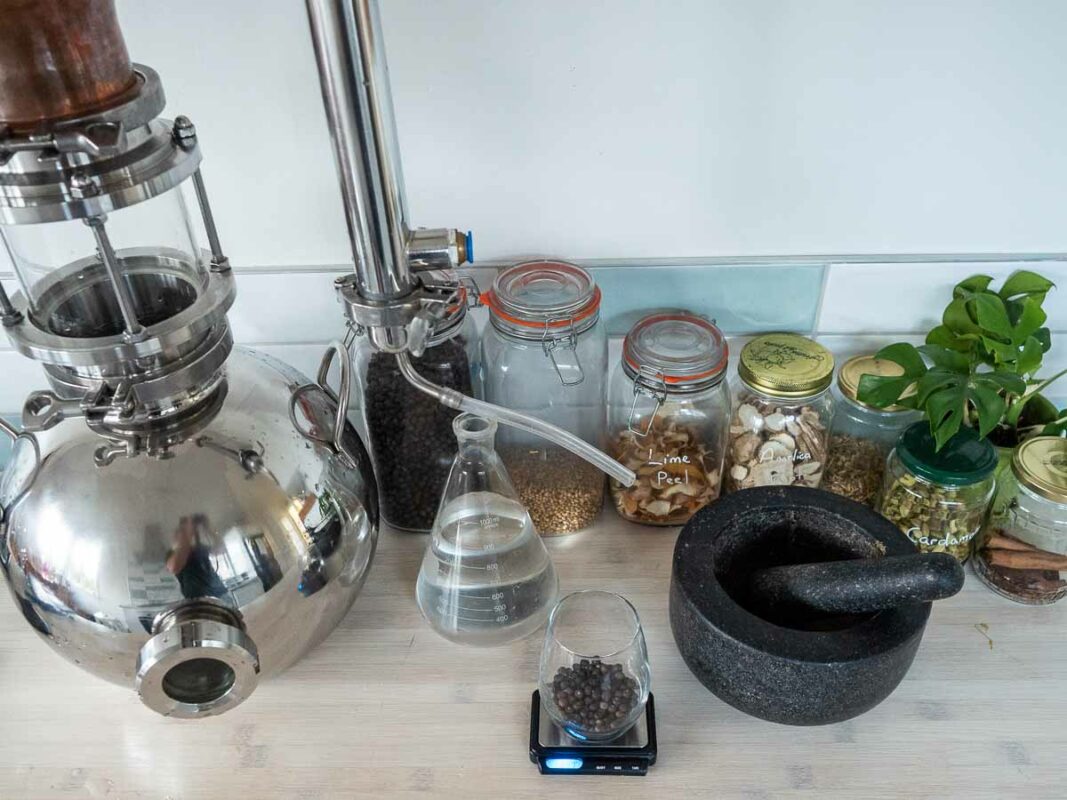 Image of DIY Distilling how to make old om gin at home