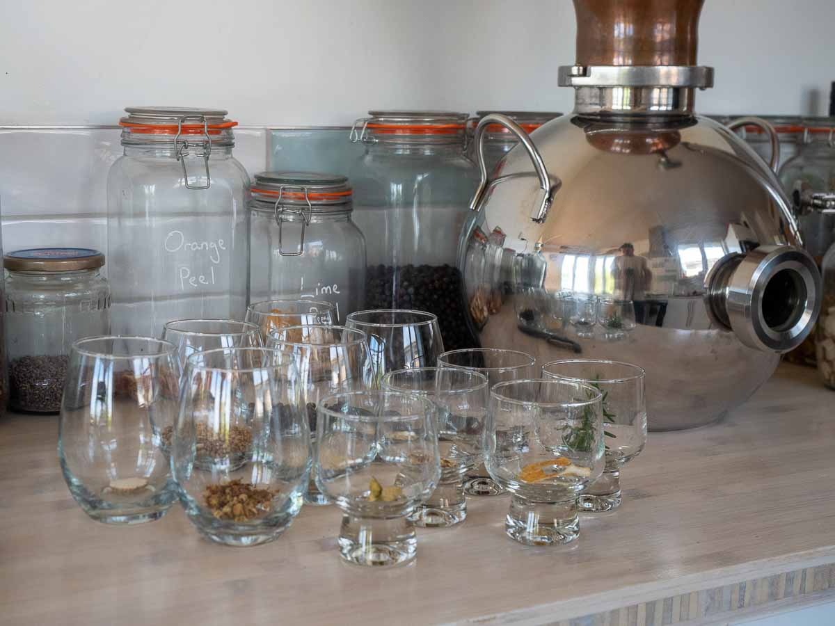 Image of DIY Distilling Grandmas Floral Vapor Infused Gin Recipe 2